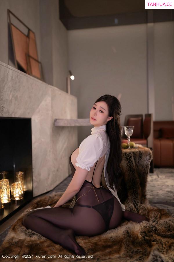 逗逗DouDou  [XiuRen]高清写真图 2024.10.25 No.9350 小逗逗 黑丝美腿第14张图片